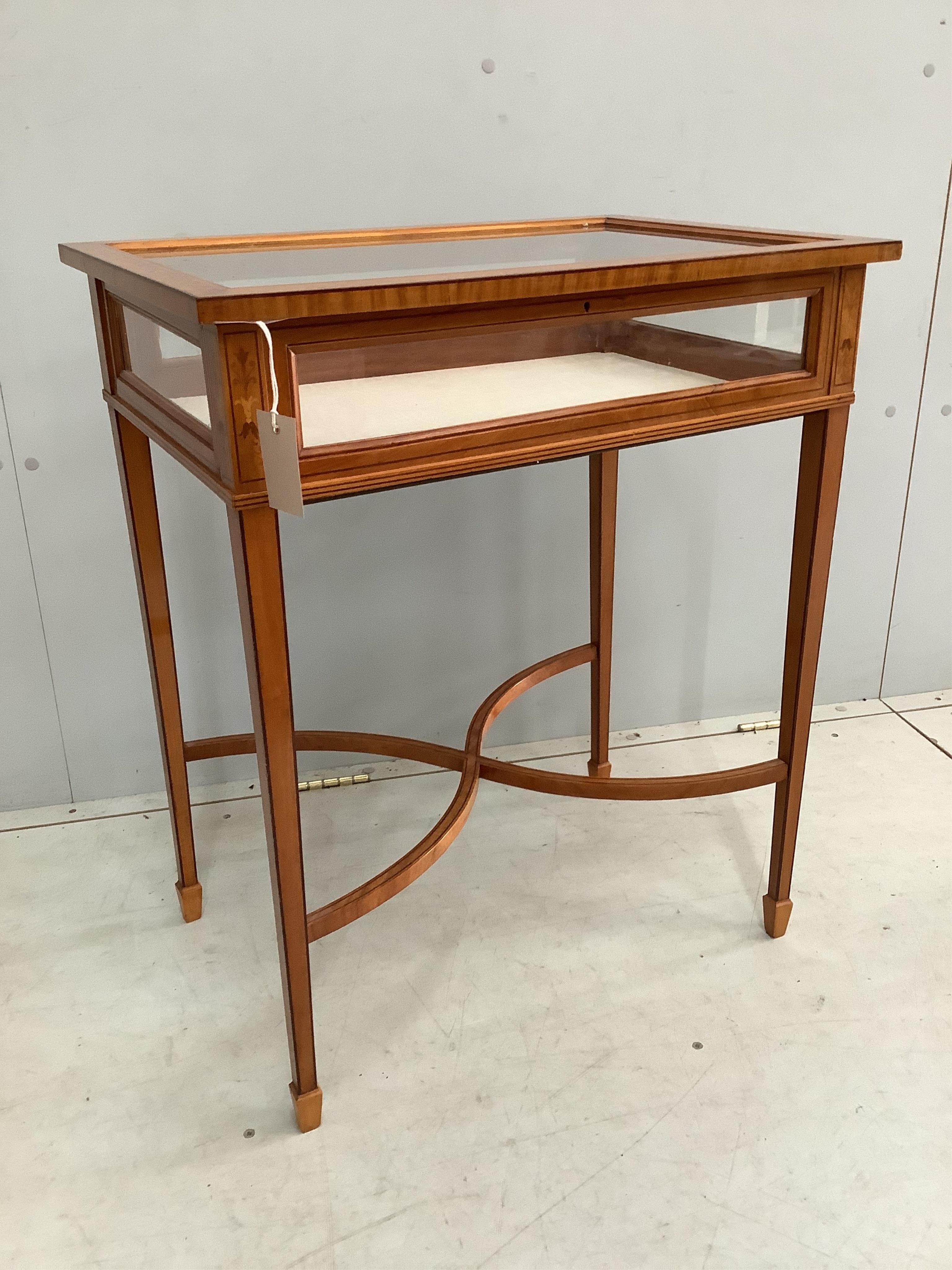 An Edwardian inlaid satinwood bijouterie table, width 61cm, depth 42cm, height 74cm